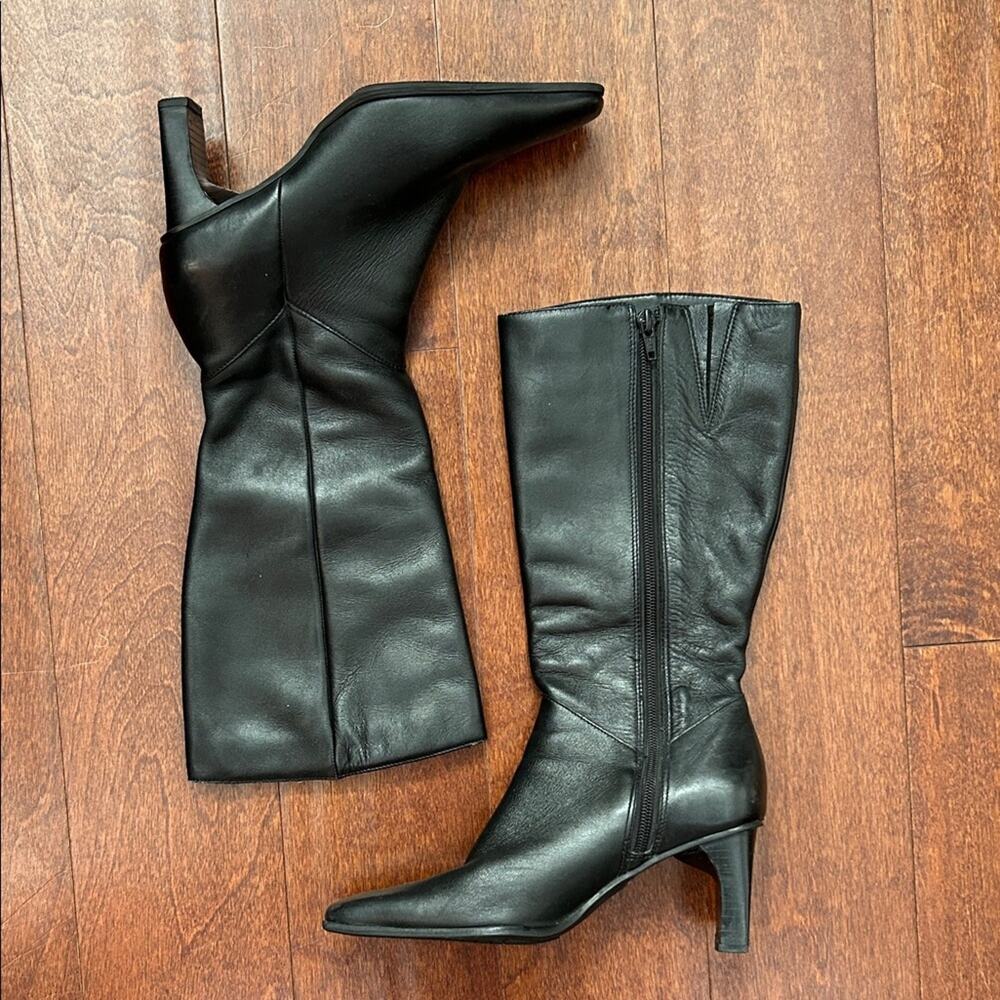 Caressa Sleek Retro 90s Black Leather Heeled Boots with Square Toes, Size 6 - Picture 3 of 16
